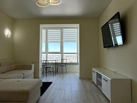 квартира за адресою Домбровського вул., 75