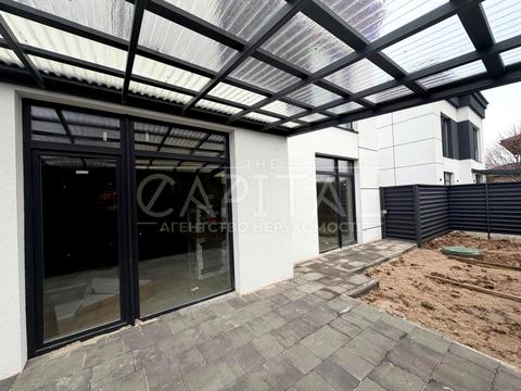 будинок за адресою с. Петропавлівська Борщагівка, Каштанова вул.