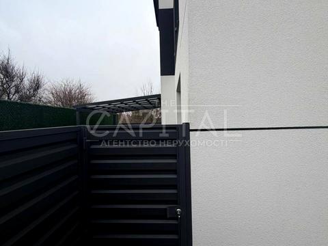 будинок за адресою с. Петропавлівська Борщагівка, Каштанова вул.