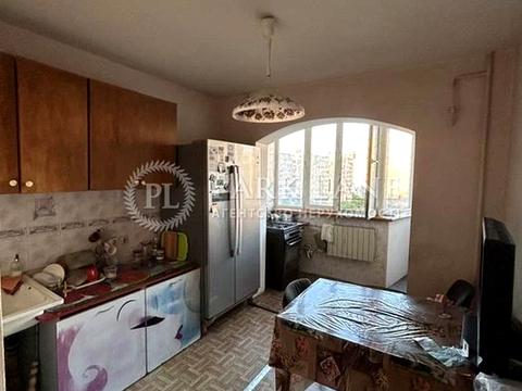 квартира за адресою Київ, Драгоманова вул., 20