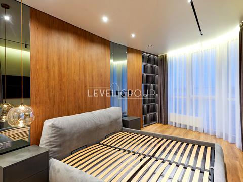 будинок за адресою Дніпровська набережна вул., 13