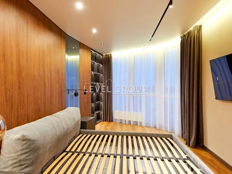 будинок за адресою Дніпровська набережна вул., 13