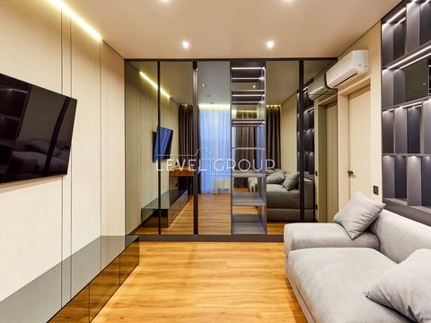 будинок за адресою Дніпровська набережна вул., 13