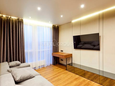 будинок за адресою Дніпровська набережна вул., 13