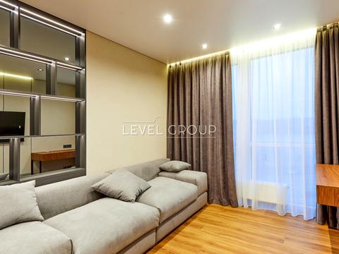 будинок за адресою Дніпровська набережна вул., 13