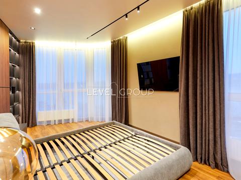 будинок за адресою Дніпровська набережна вул., 13