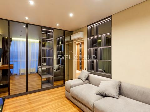 будинок за адресою Дніпровська набережна вул., 13