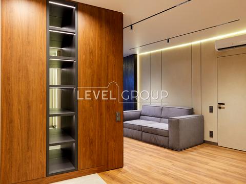 будинок за адресою Дніпровська набережна вул., 13