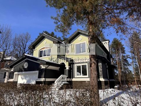 будинок за адресою Набережна вул.