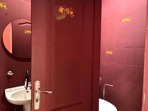 комерційна за адресою Михайлівська вул., 19