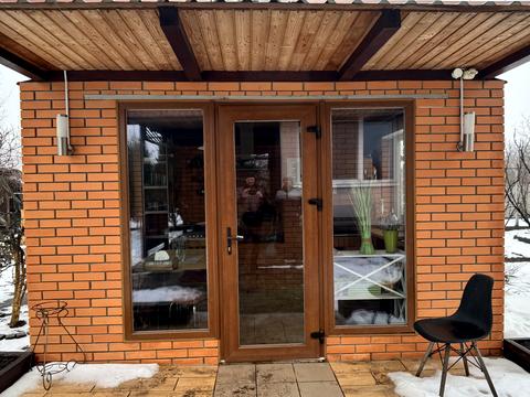 будинок за адресою Вішнева