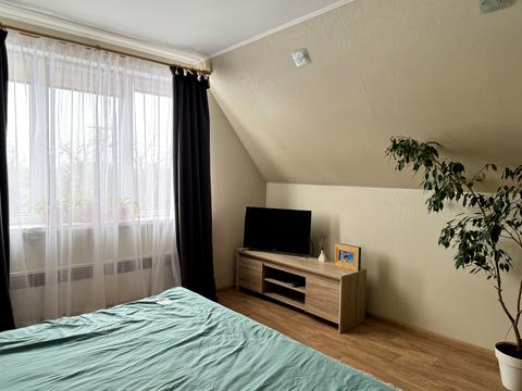 будинок за адресою Вішнева