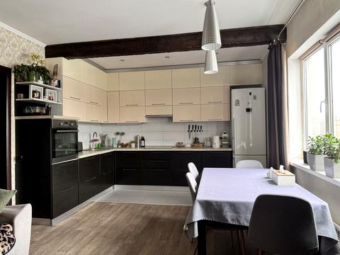 будинок за адресою Вішнева