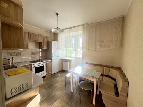 квартира за адресою Академіка Вернадського бульв., 24