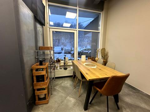 комерційна за адресою Василя Стуса вул. (Островського), 14