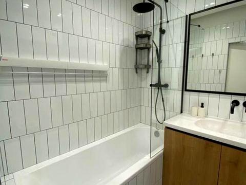 квартира за адресою Салютна вул., 2к6