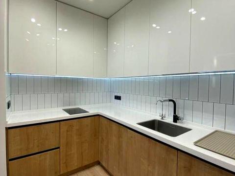 квартира за адресою Салютна вул., 2к6