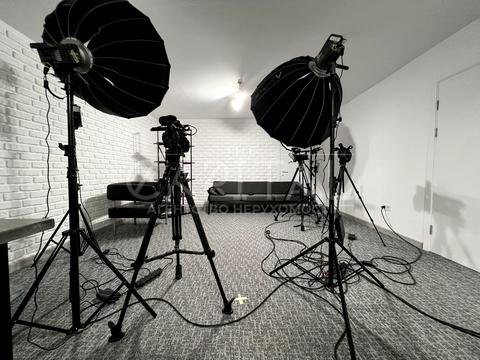 комерційна за адресою Шовковична вул., 24