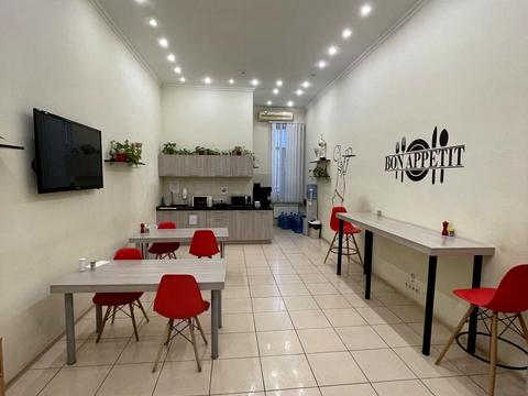 коммерческая по адресу Добровольчих Батальйонів ул. (Панфіловців), 1