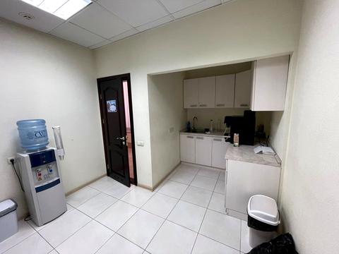 коммерческая по адресу Добровольчих Батальйонів ул. (Панфіловців), 1