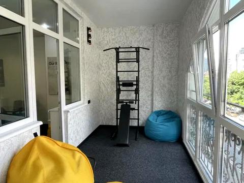 комерційна за адресою Антоновича вул. (Горького), 72