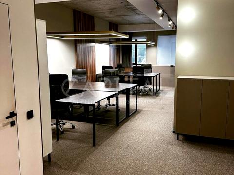 комерційна за адресою Антоновича вул. (Горького), 44