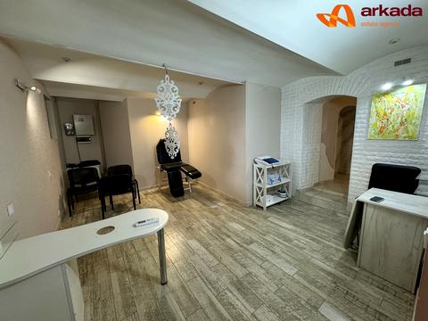 комерційна за адресою Михайла Грушевського вул., 37