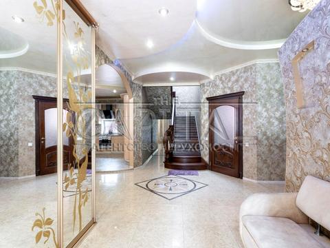 будинок за адресою вул. Травнева