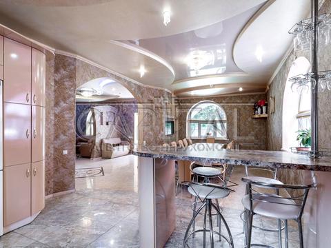 будинок за адресою вул. Травнева