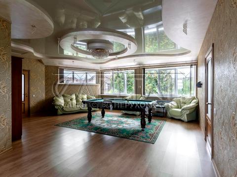 будинок за адресою вул. Травнева