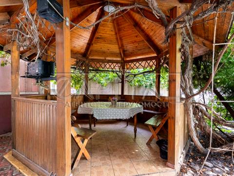 будинок за адресою вул. Травнева