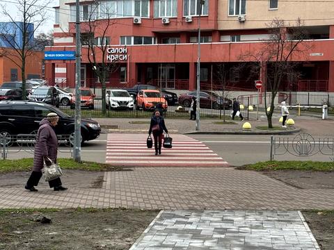 комерційна за адресою Павла Тичини просп., 9