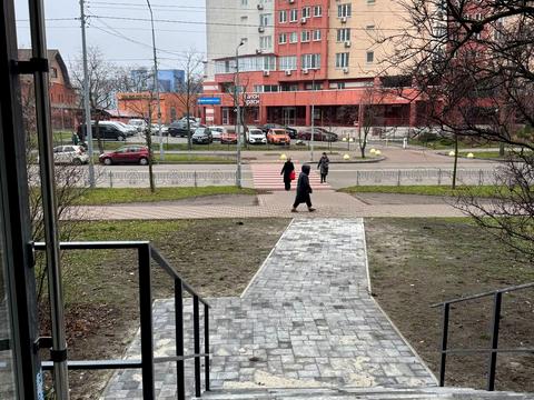 комерційна за адресою Павла Тичини просп., 9