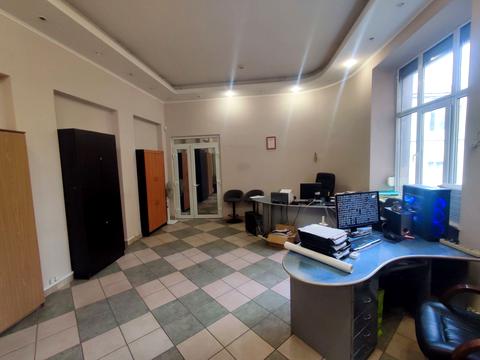 комерційна за адресою Івана Рутковича вул. (), 2