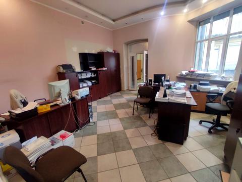 комерційна за адресою Івана Рутковича вул. (), 2