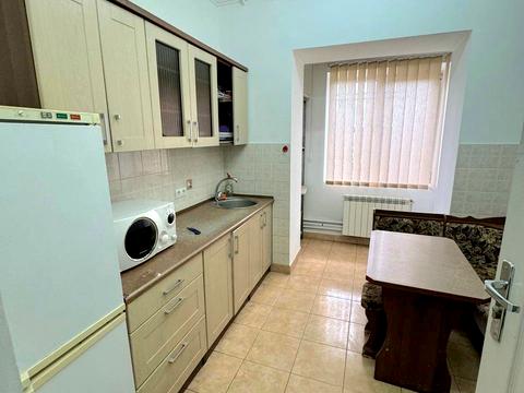 комерційна за адресою Українських Добровольців вул., 32