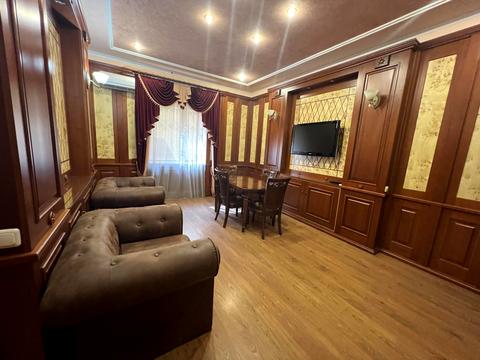 комерційна за адресою Прорізна вул., 10