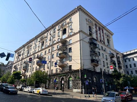 комерційна за адресою Прорізна вул., 10