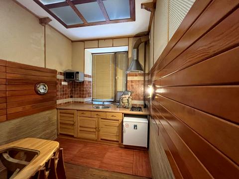 комерційна за адресою Прорізна вул., 10