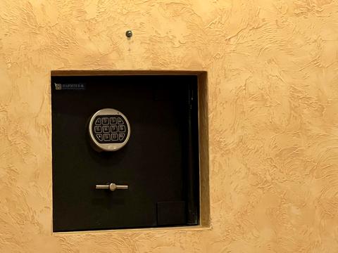 комерційна за адресою Прорізна вул., 10