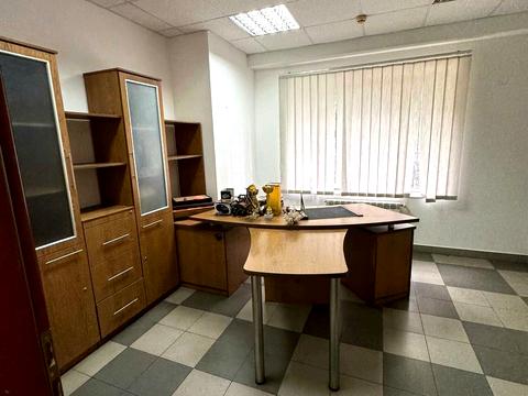 комерційна за адресою Українських Добровольців вул., 32