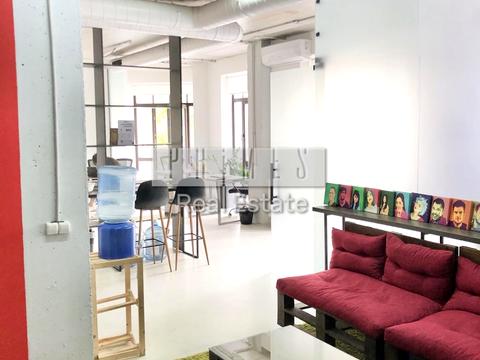 комерційна за адресою Воздвиженська вул., 51-а