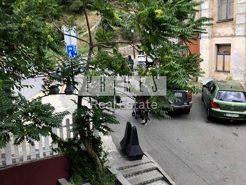 комерційна за адресою Воздвиженська вул., 51-а