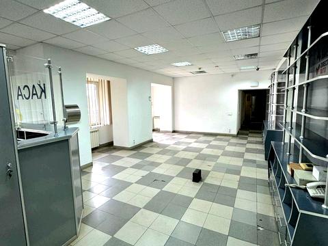 комерційна за адресою Українських Добровольців вул., 32