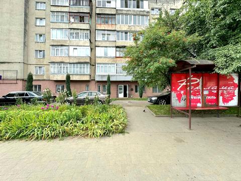 комерційна за адресою Чернівці, Українських Добровольців вул., 32