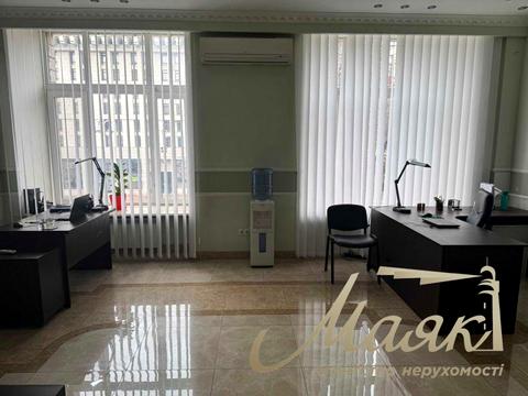 комерційна за адресою Хрещатик вул. (Kreschatic), 7/11