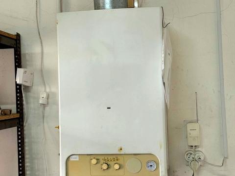 комерційна за адресою Українських Добровольців вул., 32