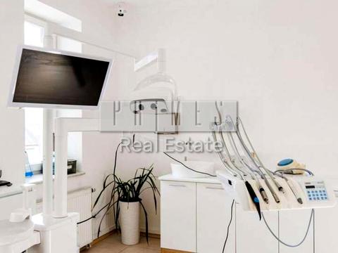 комерційна за адресою Єжи Ґедройця вул. (Тверська), 2