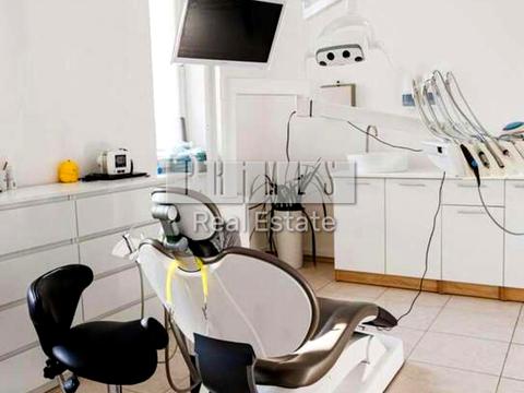 комерційна за адресою Єжи Ґедройця вул. (Тверська), 2