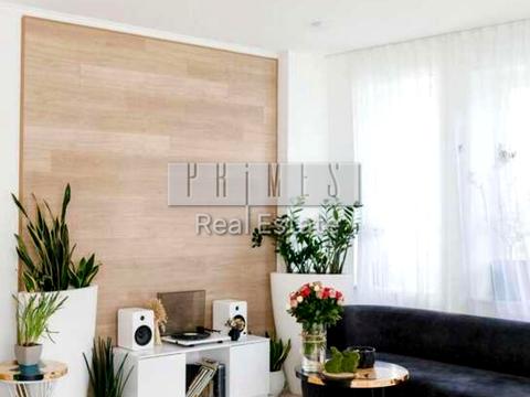 комерційна за адресою Єжи Ґедройця вул. (Тверська), 2